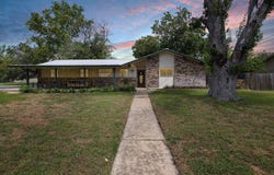 605 Parkway St, Georgetown, TX 78628