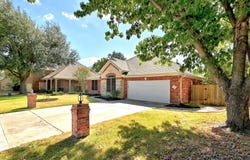 124 Stonehedge Blvd, Georgetown, TX 78626