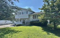 2 Palmer Road, Middletown, NJ 07748