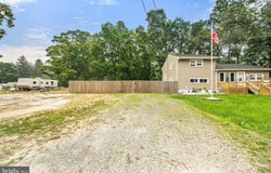 1444 FIFTEENTH AVENUE, WILLIAMSTOWN, NJ 08094