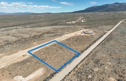 75 Milano Loop, El Prado, NM 87529