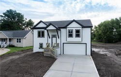 523 Hawthorne Street, Smithville, MO 64089