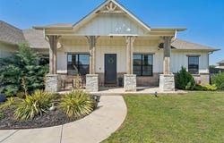 6140 Amberly Drive, Edmond, OK 73025