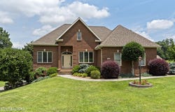 208 High Pointe Village Way, Kingston, TN 37763
