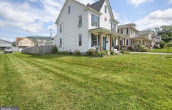 205 3RD AVENUE, BURNHAM, PA 17009