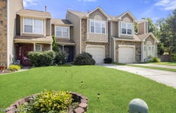 18 Kenton Place, Mount Laurel, NJ 08054