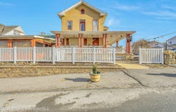 411 Chestnut Street, Dunmore, PA 18512