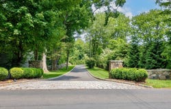 1084 Sturges Highway, Fairfield, CT 06880