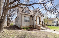 3230 James Avenue N, Minneapolis, MN 55412