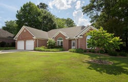 313 Highbury Dr, Florence, AL 35633