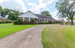 107 W 7th Street, Trenton, TN 38382