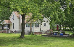312 W Locust Street, Aurora, MO 65605