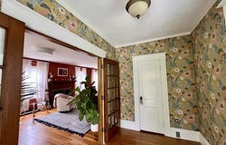 33 Montgomery Ave, Holyoke, MA 01040