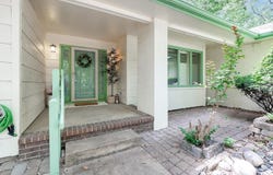 1116 E James St, Derby, KS 67037