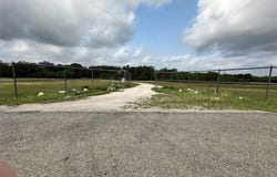 305 CR 305, Beeville, TX 78102