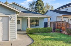 1259 Applegate Lane, Medford, OR 97501