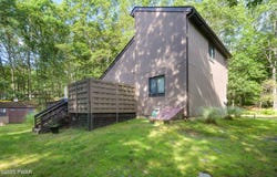 130 Ruffed Grouse Road, Bushkill, PA 18324