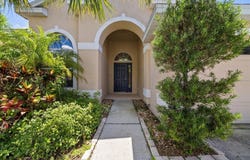 1833 MIRA LAGO Circle, RUSKIN, FL 33570