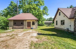 863 E Wilcox Avenue, White Cloud, MI 49349