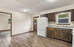 2224 N Clifton Avenue, Springfield, MO 65803