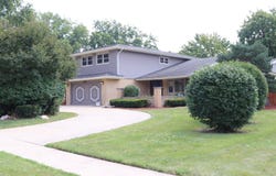 425 S Arlington Heights Road, Elk Grove Village, IL 60007