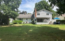 2034 Aldersgate Drive, Lyndhurst, OH 44124
