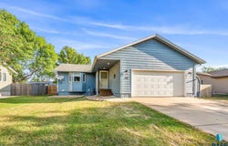 200 W Holly St, Tea, SD 57064