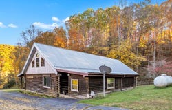 437 Still House Hollow Rd, Saltville, VA 24370-3167