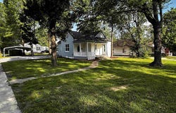 800 DIVISION Street, Carterville, IL 62918