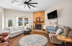 9467 Loop Road, Bellville, TX 77418
