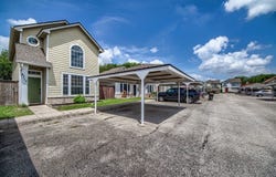 2715 CROWN HOLW, San Antonio, TX 78251