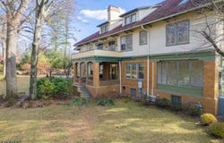 26 Ridge Rd, Summit City, NJ 07901-2952