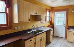 1504 Greenwood, Jackson, MI 49203