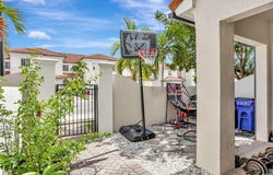 3513 NW 29th Ct, Lauderdale Lakes, FL 33311