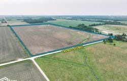 Thomas Avenue, Coggon, IA 52218
