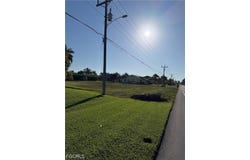 1721 El Dorado Parkway W, Cape Coral, FL 33914