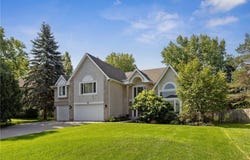 240 Cottonwood Drive, Vadnais Heights, MN 55127