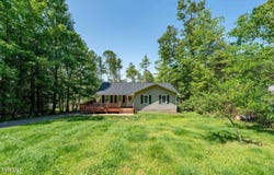 699 Hemlock Street, Mountain City, TN 37683