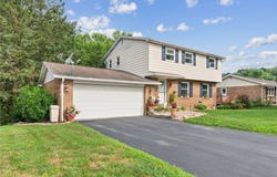 713 Courtview Dr, Hempfield Twp, PA 15601