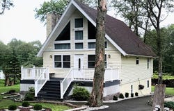 1025 CRICKET Lane, Long Pond, PA 18334