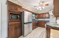 513 McMahon Dr., North Huntingdon, PA 15642