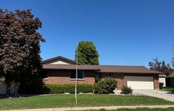 281 N PIN OAK, Kaysville, UT 84037