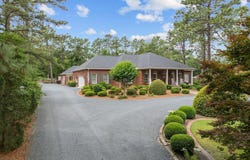 155 Mckenzie Road E, Pinehurst, NC 28374