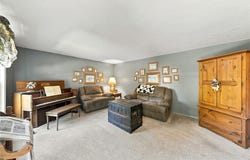140 Slatewood Ct, Bethel Park, PA 15102