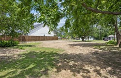 1110 S Pine Street, Grapevine, TX 76051