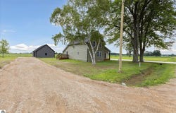 4798 N Loomis Road, Mt Pleasant, MI 48858