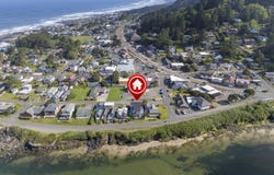 150 W 1st Street, Yachats, OR 97498