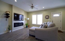 1037 N Elmer Ave, York, NE 68467