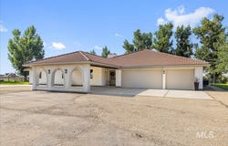 4282 Hogg Rd, Homedale, ID 83628
