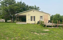 902 Grand Avenue, Forest City, MO 64451